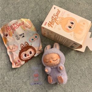 Have a Seat Labubu Zizi